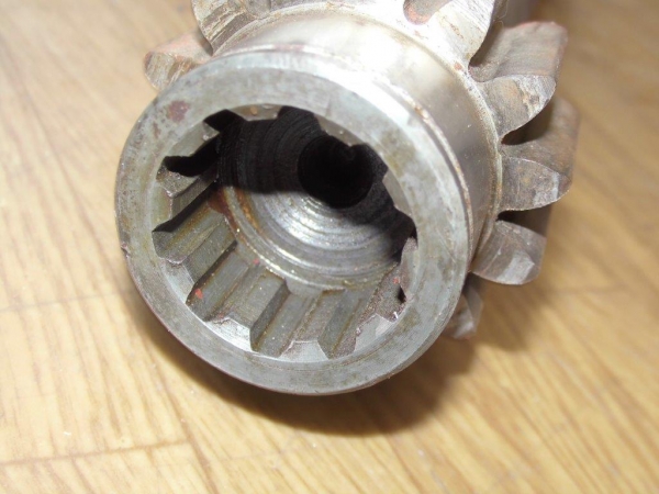 Welle im Differenzial für Antrieb Zapfwelle UTB Fiat